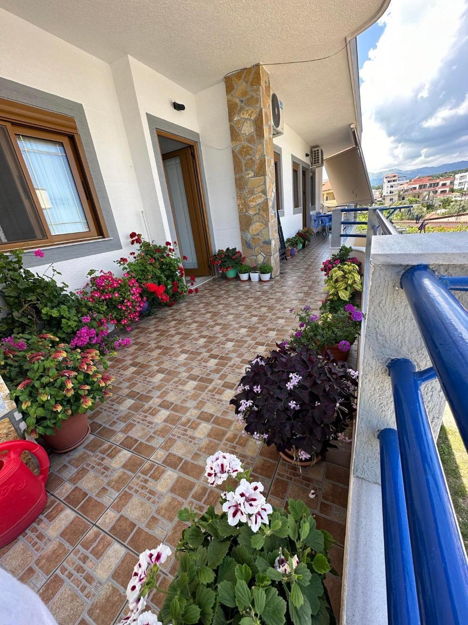 Guesthouse Jasmine Ксамил Екстериор снимка